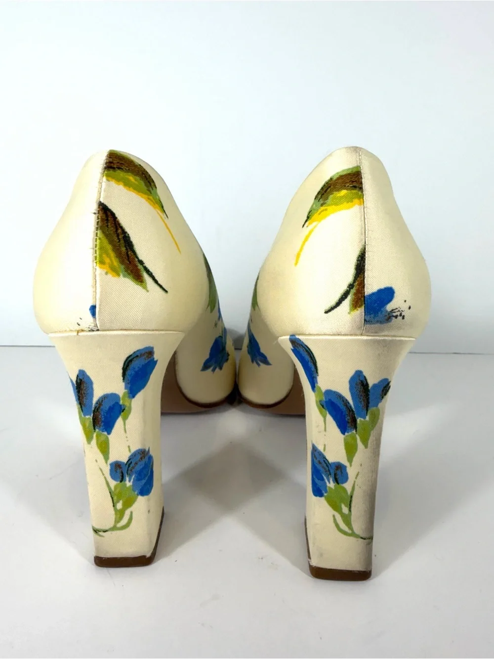 Vintage Prada Floral Print Satin Block Heel Pumps - Cream, Size 38.5 (US 8.5) - Picture 7 of 14
